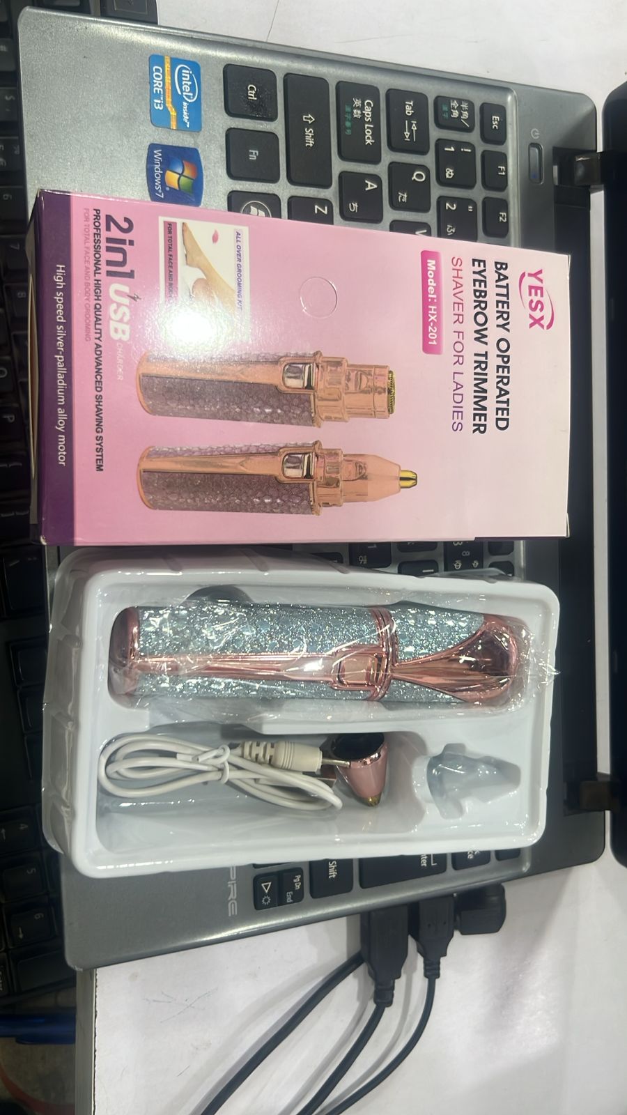 Eyebrow Trimmer - Precision Facial Hair Removal Tool